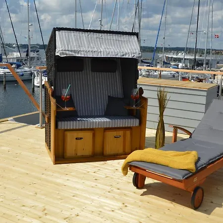 Bådhotel Hecht - Stern Hausboot *